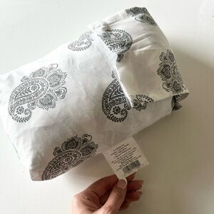 Target White and Gray Paisley Full Sheet Set